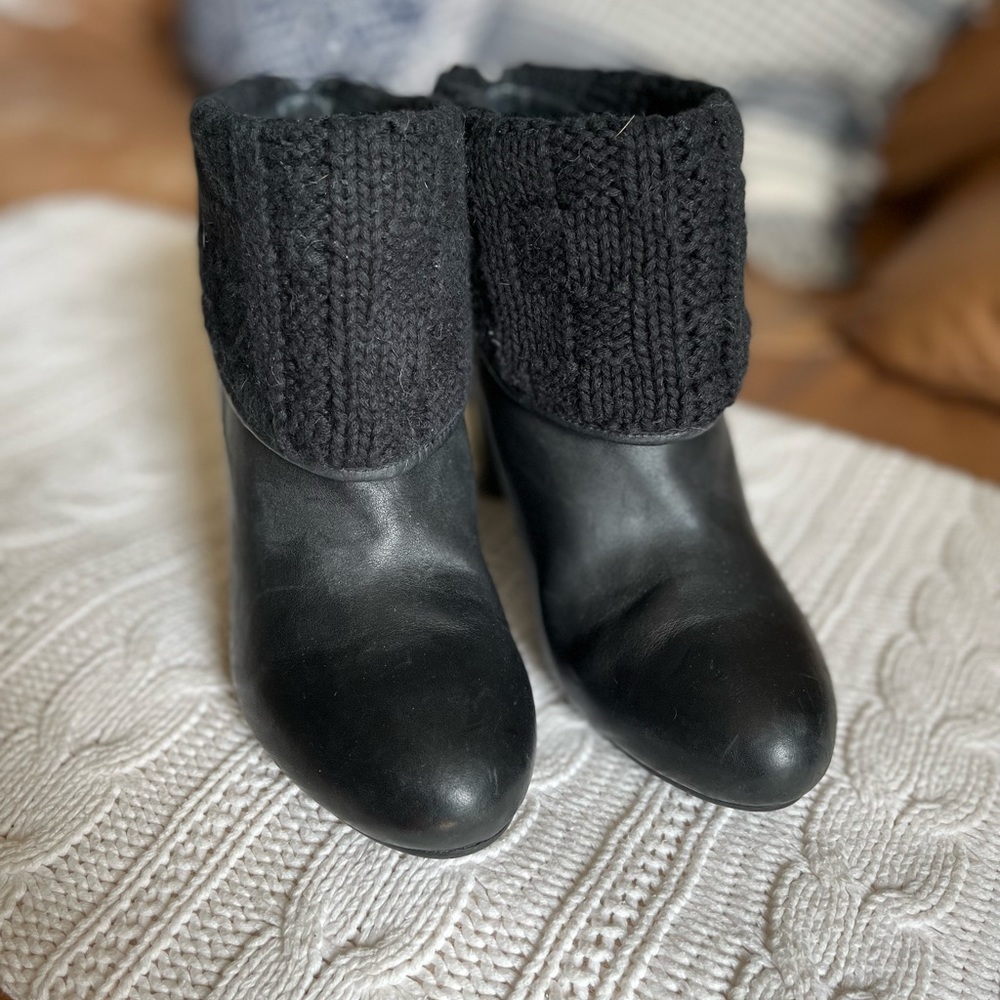 UGG Dandylion Tres Black Leather Knit Ankle Bootie, Sz 6.5